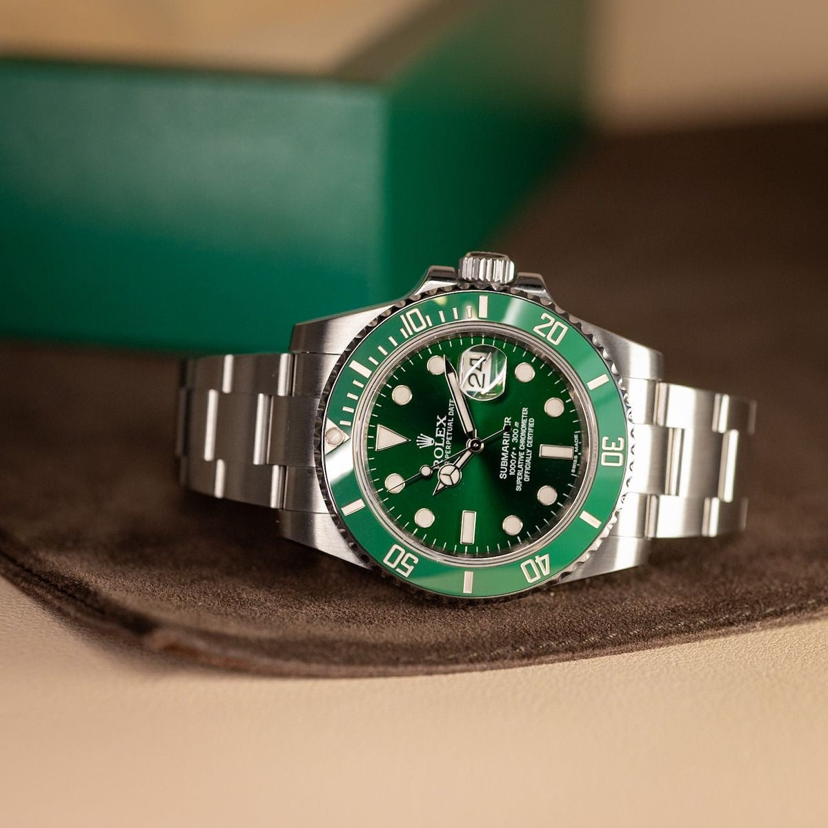 R Submariner “Hulk” – Green Dial &amp; Green Bezel
